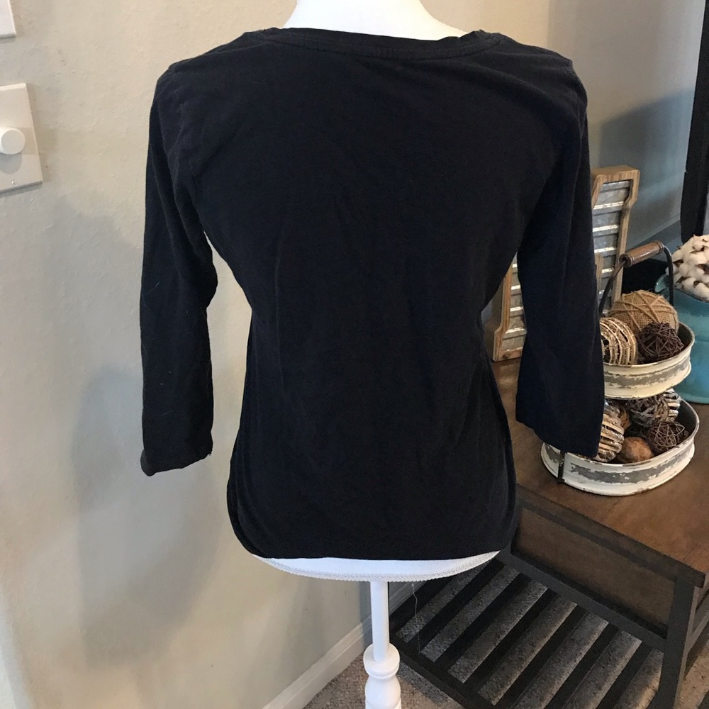 Womenโs Top - Picture 2 of 3